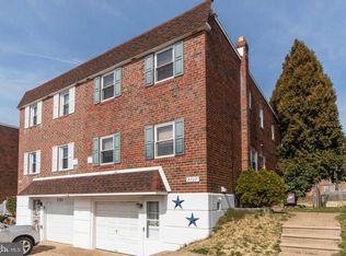 2727 Taunton St, Philadelphia, PA 19152