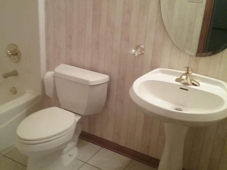 Main bathroom