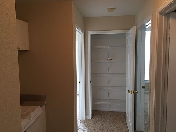 3rd image of 215 Longview Ave APT 305