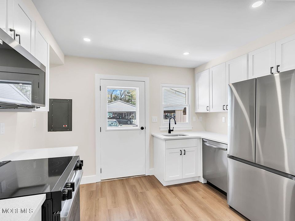 1st image of 50B Cambridge Court #100b