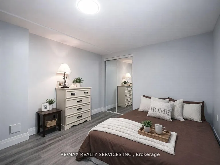 8 Yeoman Dr #BASEMENT — Photo 10