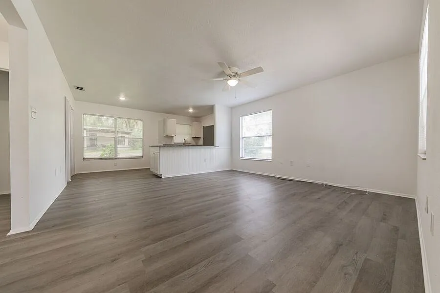 Building Photo - 430 Avenue B NE #A