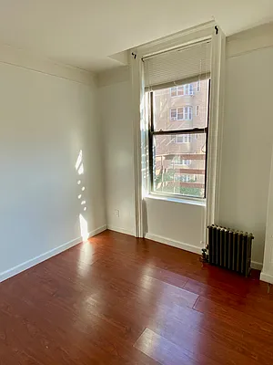 Rented by Green Line Realty | media 13