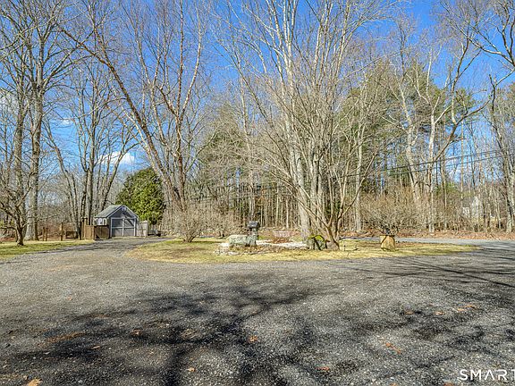 3rd image of 5 Flat Rock Road