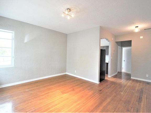 5th image of 715 Michigan Ave APT 8