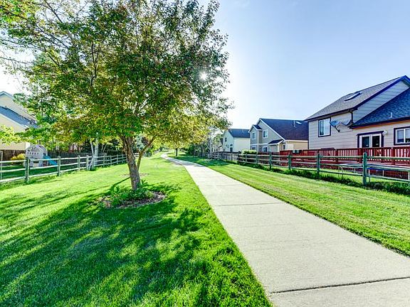 House backs to a greenbelt
