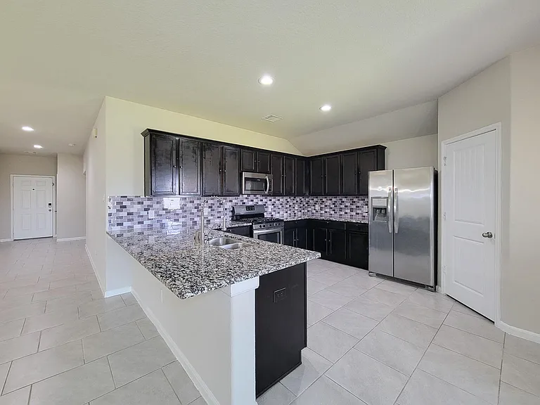 29614 Breakwater Dr — Photo 24