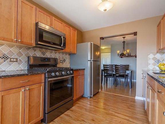 4th image of 453 E Fawn Ln #3B