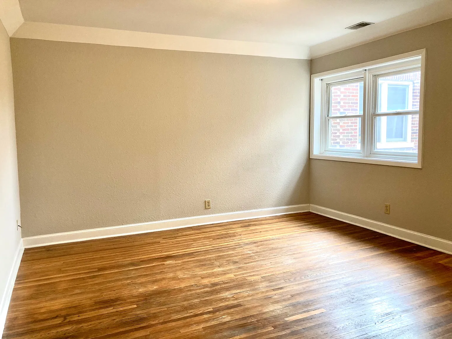 Studio, 1.0 bath, 420 sqft, $760 — Photo 3