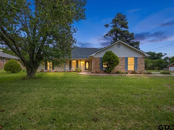 303 Linda Ln, Lindale, TX 75771
