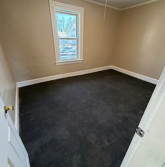 328 336 5th St Unit 1 Fall River Spacious 2 Bedroom in Corky Row Historic District! Great Location — Photo 19