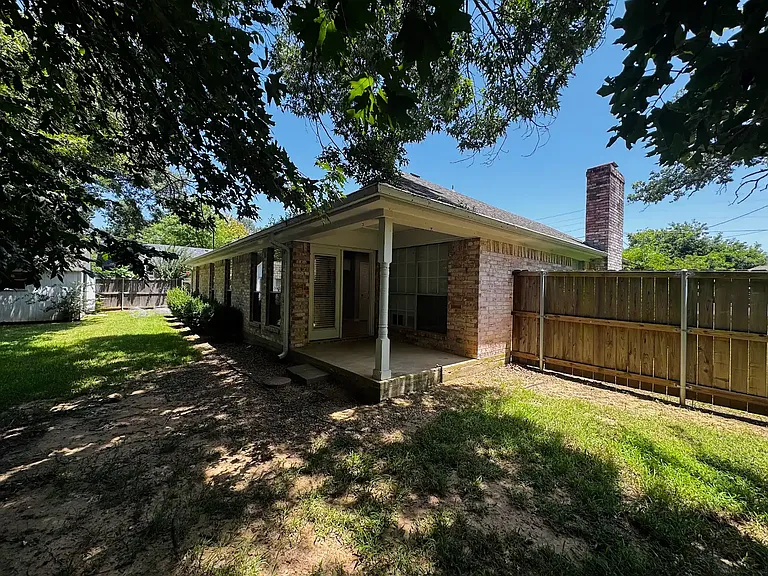 410 Turtle Creek Dr — Photo 11