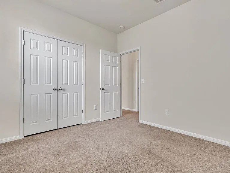535 Twisted Oaks Ln — Photo 9