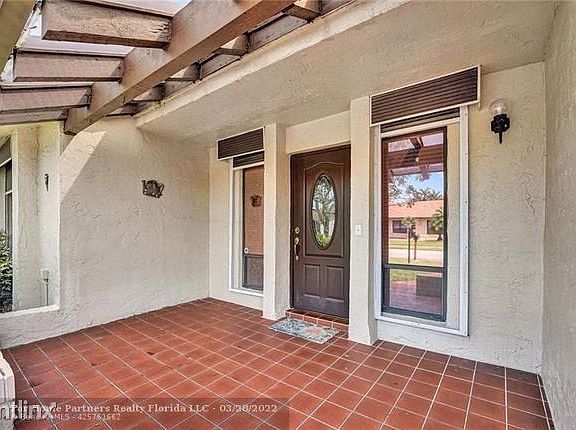 3rd image of 2030 SW 17th Cir