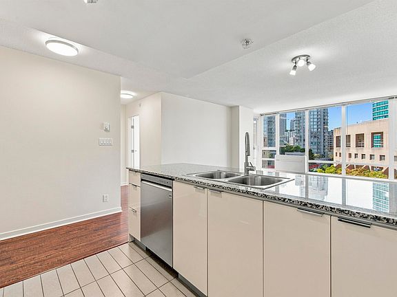 3rd image of 788 Hamilton St #1205