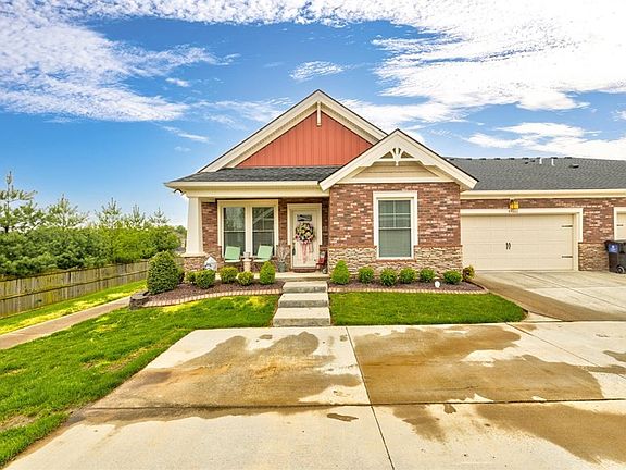 4th image of 4466C Springhill Dr