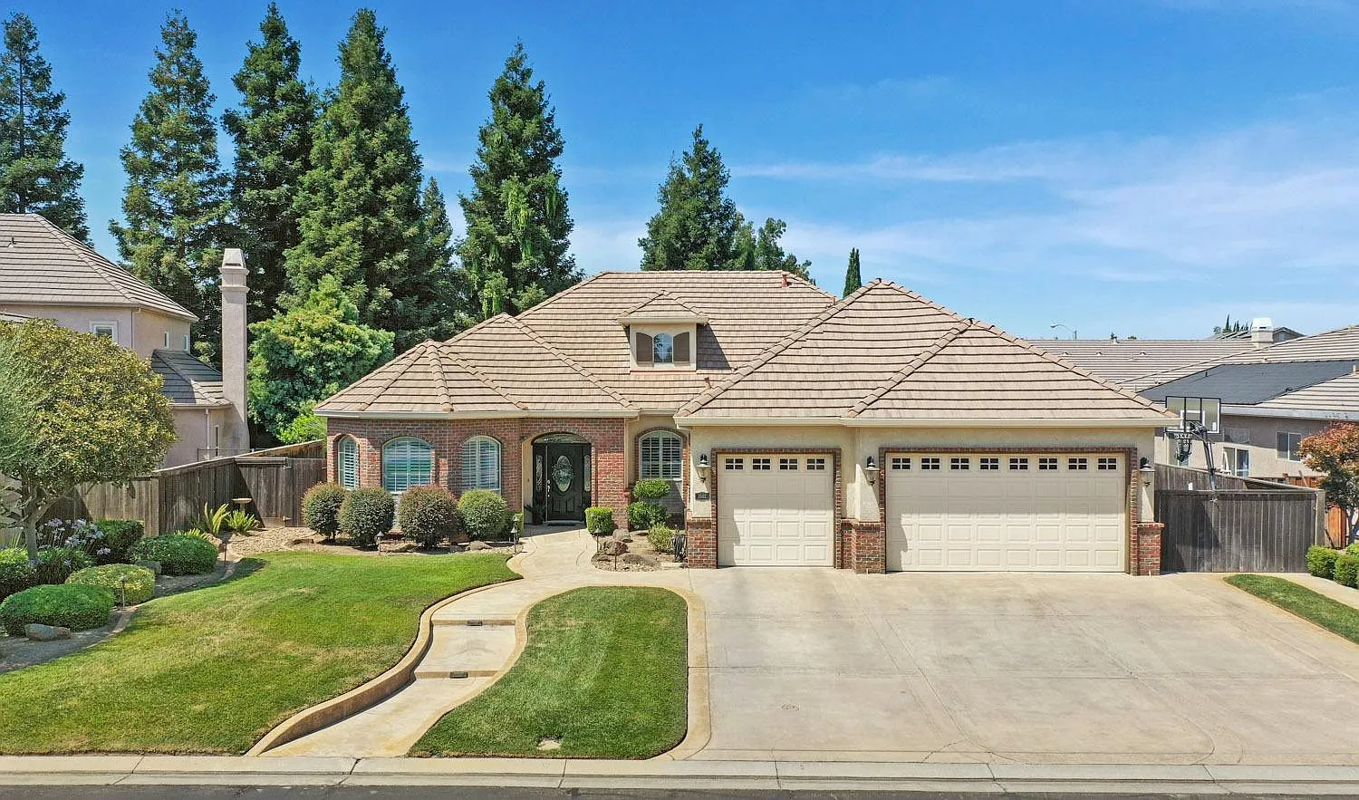 1542 Terracina Cir photo 1
