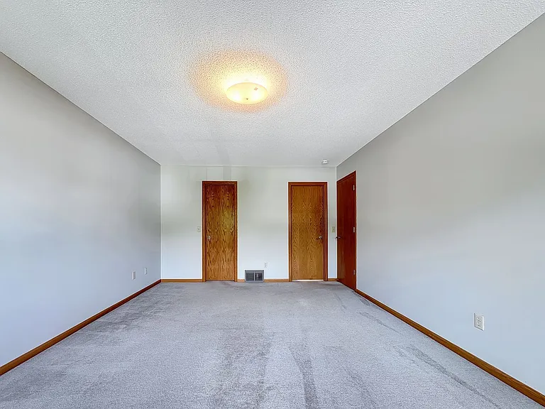 1839 Valley Ridge Trl S — Photo 17