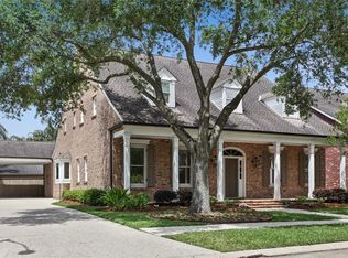 24 Doescher Dr, River Ridge, LA 70123