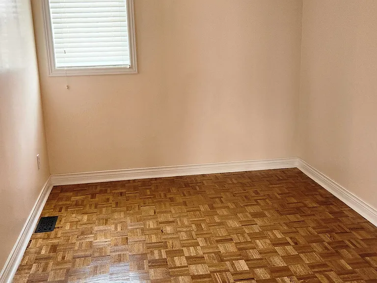 44 Reuben Ave — Photo 15