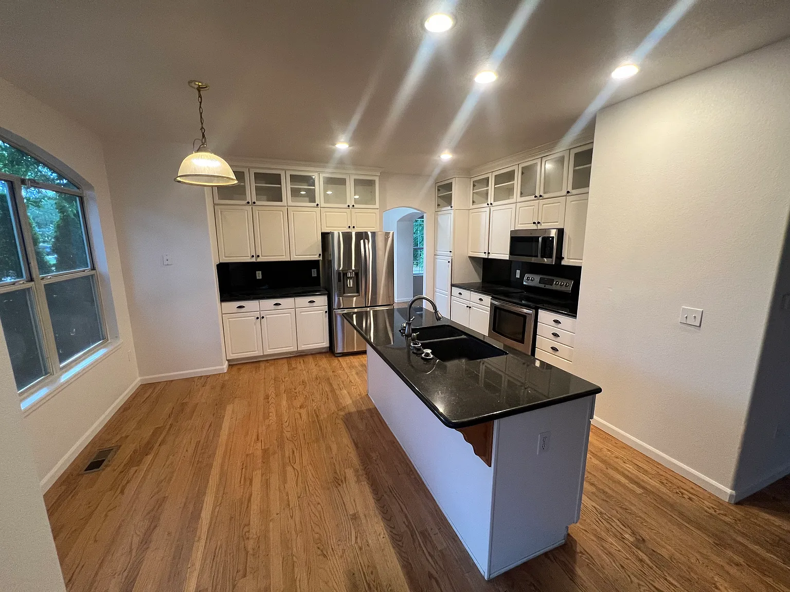 4 bed, 2.5 bath, 3128 sqft, $3,795 — Photo 3