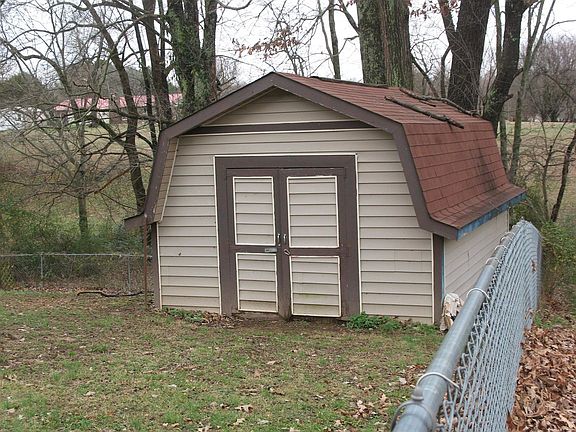 4th image of 383 Timberlake Dr