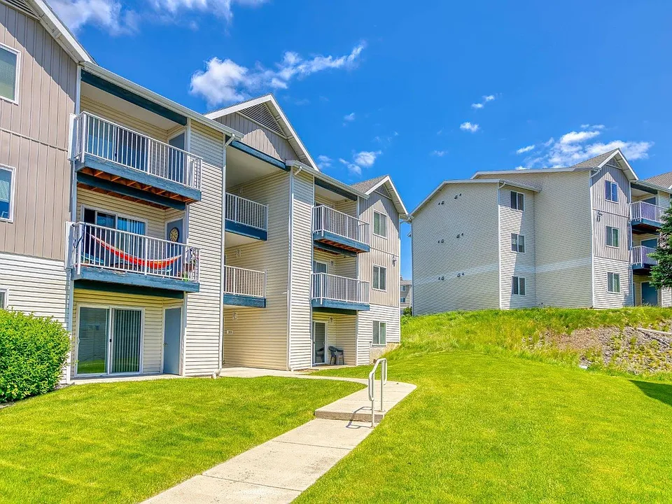 Emerald Downs Apartments