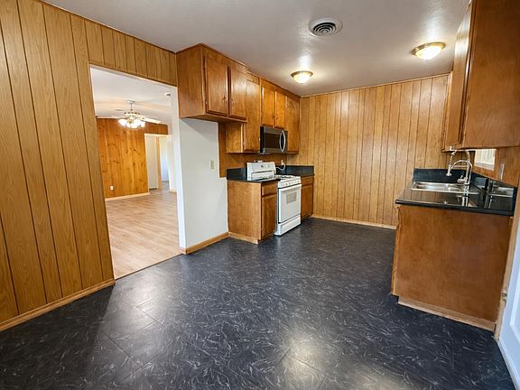 2nd image of 1123 Sutter Ave