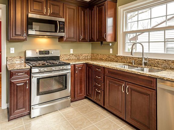 316 Norbourne Blvd-18