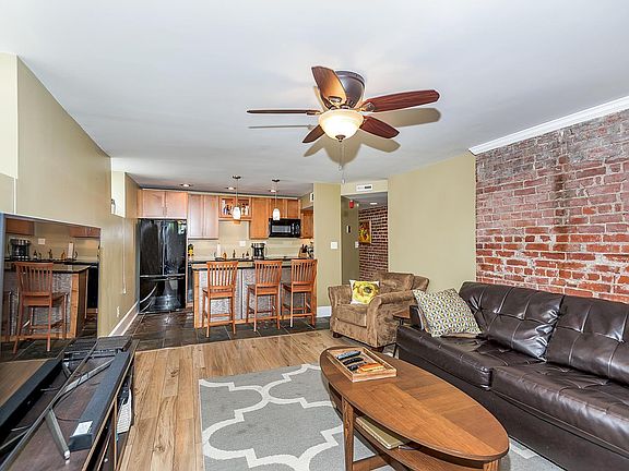 2nd image of 627 N Pennsylvania St APT A