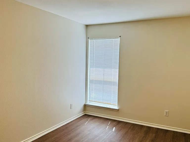 8943 Walnut Spgs — Photo 16