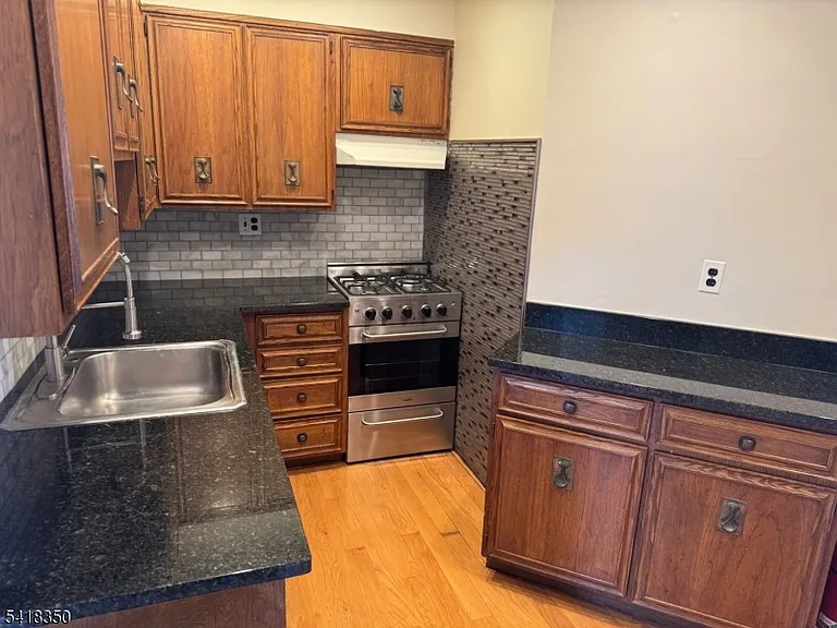 121 E Broad St #B — Photo 11