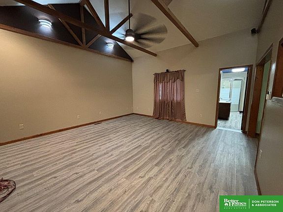 5th image of 308 N Summit Ave