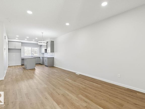 5th image of 319 Edgemont Dr NW