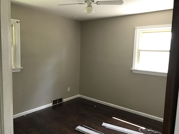 4th image of 550 Saint Christina Ln