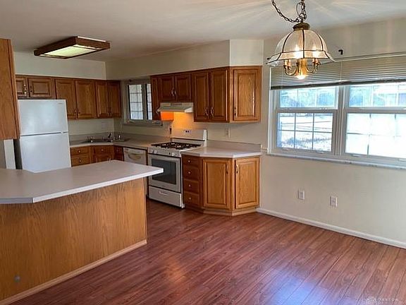 4th image of 1001 Skyview Dr