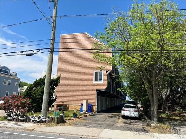 1262 W Ocean View Ave APT 1, Norfolk, VA 23503