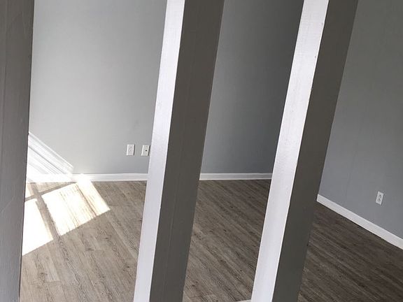 2nd image of 2410 Lyndon Ave APT 14