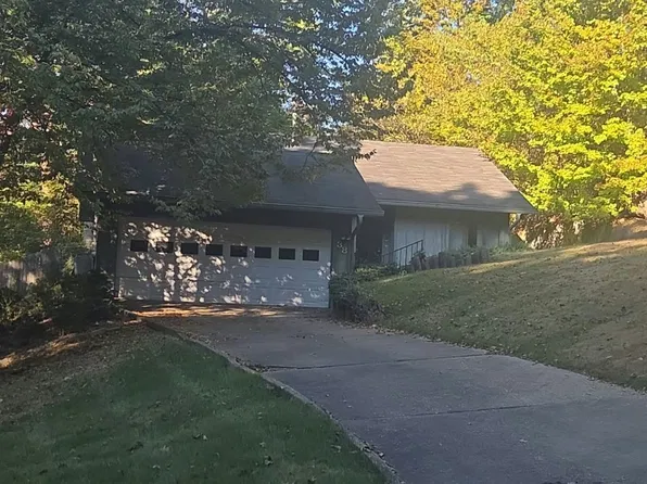 38 Holiday Hills Dr, Helena, AR 72342