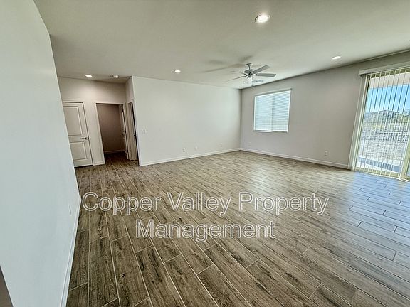 4th image of 20292 W Hazelwood St