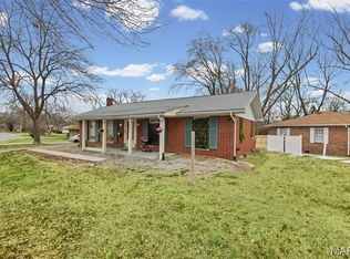 252 Sunset Dr, Belleville, IL 62223