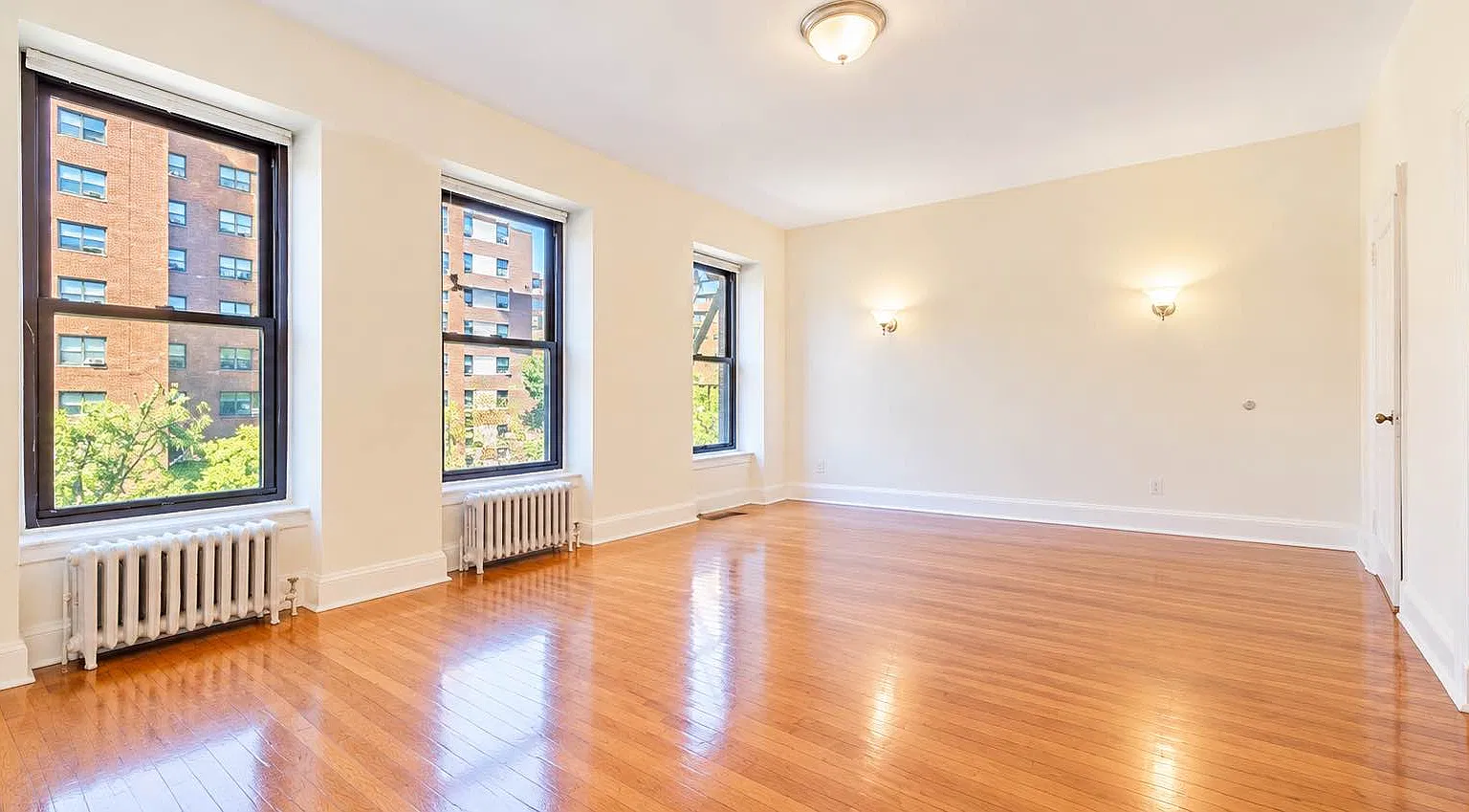 78 Manhattan Avenue — Photo 3