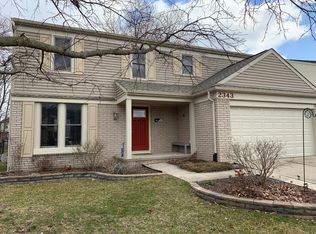2343 W Roundtable Dr, Canton, MI 48188