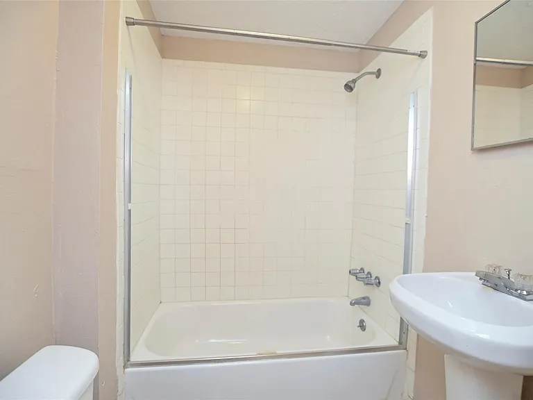 2003 McClendon St #4 — Photo 15