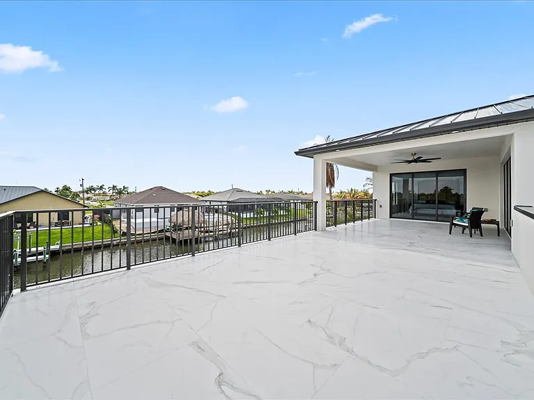 2636 Surfside Blvd — Photo 33