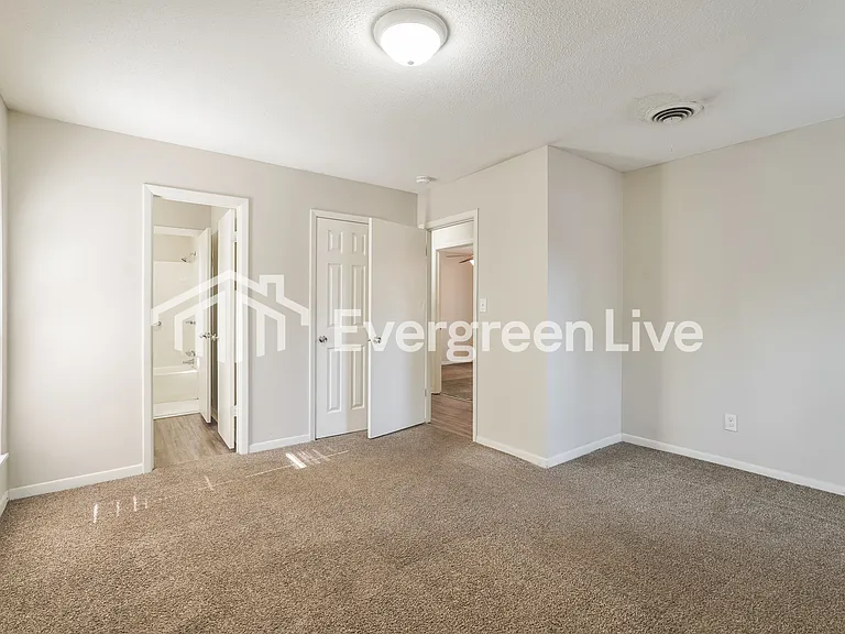 1906 Driftwood Dr — Photo 12