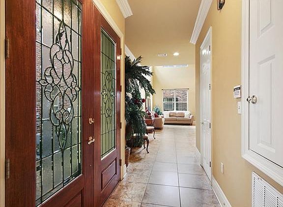 3rd image of 2117 Hyde Park Ave E