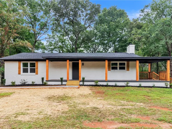 1424 Farrs Bridge Rd, Easley, SC 29640