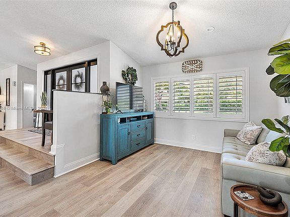 5th image of 8766 NW 54th St