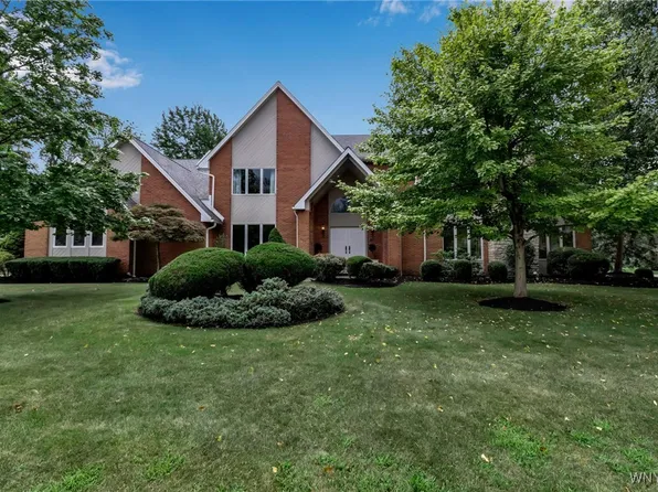 35 Regents Park, East Amherst, NY 14051